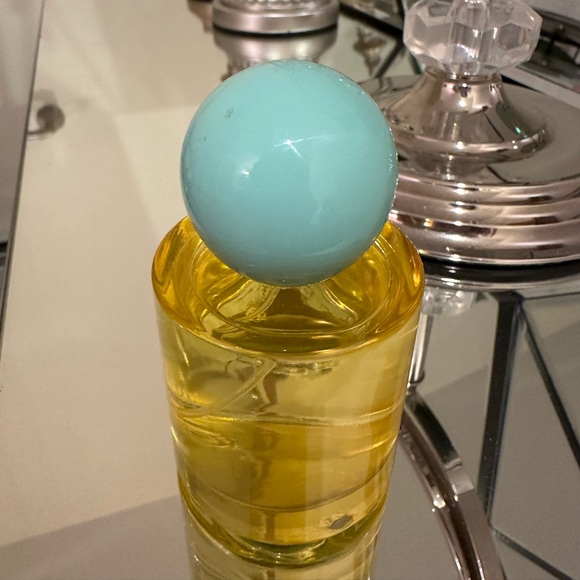 Completely Full Bottle of Jo Malone Yellow Hibiscus. - Picture 6 of 6